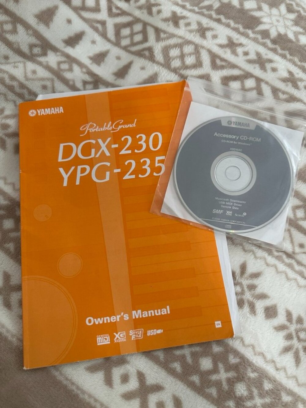 Yamaha YPG-235 manual + Disc